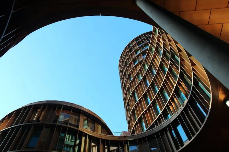 Architectural Glazing Systems Guide: Technical Design & Engineering