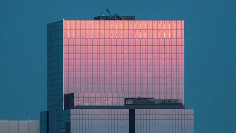 Top Glass Skyscrapers in America: An Engineering & Design Guide